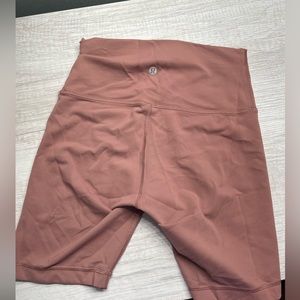 6’’ Lululemon High-Rise Wunder Train Shorts
